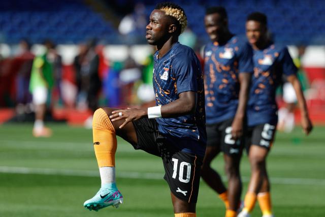 Zambia's forward #10 Fashion Sakala (C) warms-up ahead of the Africa Cup of Nations (AFCON) Group A football match between Mali and Zambia at Mohammed V Stadium in Casablanca, Morocco on December 22, 2025. (Photo by Abdel Majid BZIOUAT / AFP)