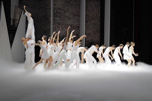 Dancers of the Monte-Carlo ballet take part in the rehearsal of the "Ma Bayadere" ballet show, a creation by French dancer and choreographer Jean-Christophe Maillot, in Monaco on December 22, 2015. The show will take place from December 27, 2025 until January 4, 2026 at the Grimaldi Forum in Monaco. (Photo by Valery HACHE / AFP)