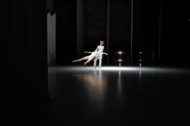 Dancers of the Monte-Carlo ballet take part in the rehearsal of the "Ma Bayadere" ballet show, a creation by French dancer and choreographer Jean-Christophe Maillot, in Monaco on December 22, 2015. The show will take place from December 27, 2025 until January 4, 2026 at the Grimaldi Forum in Monaco. (Photo by Valery HACHE / AFP)
