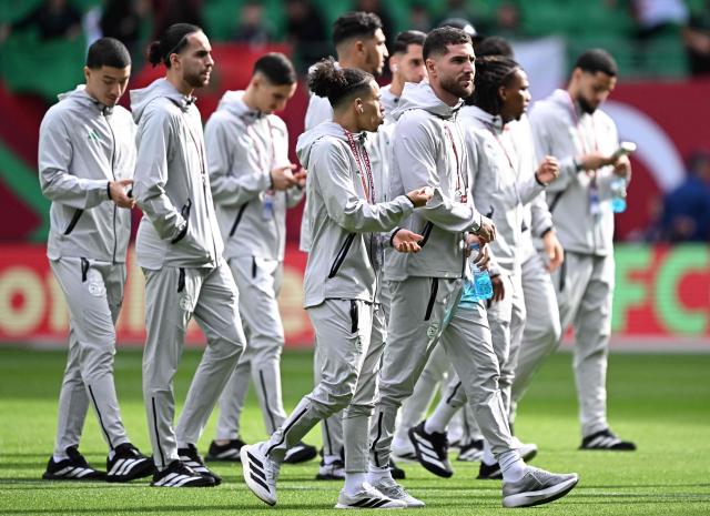 Algeria's goalkeeper #23 Luca Zidane (C) arrives for the Africa Cup of Nations (CAN) Group E football match between Algeria and Sudan at Moulay Hassan Stadium in Rabat on December 24, 2025. (Photo by Gabriel BOUYS / AFP)