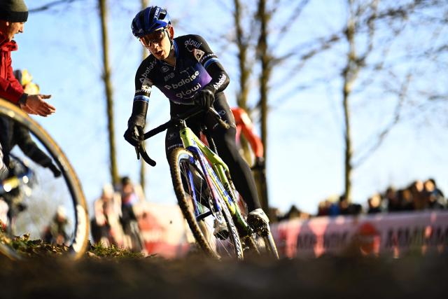 Baloise Glowi Lions team's Dutch rider Lars Van Der Haar  competes in the Men's cyclocross elite race stage 7 of the UCI World Cup competition, in Gavere, on December 26, 2025. (Photo by JASPER JACOBS / Belga / AFP) / Belgium OUT