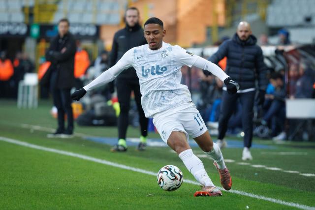 Royale Union Saint-Gilloise's Brazilian forward #77 Guilherme Smith runs with the ball during the Belgian Pro League football match between Cercle Brugge and Royal Union Saint-Gilloise at the jan Breydel Stadium in Bruges on December 26, 2025. (Photo by KURT DESPLENTER / Belga / AFP) / Belgium OUT