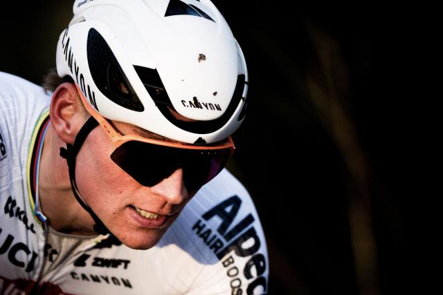 Alpecin - Deceuninck team's Dutch rider Mathieu Van Der Poel competes in the Men's cyclocross elite race stage 7 of the UCI World Cup competition, in Gavere, on December 26, 2025. (Photo by JASPER JACOBS / Belga / AFP) / Belgium OUT
