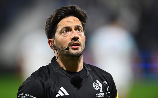 French referee Jeremy Rozier looks on during the French Top14 rugby union match between Aviron Bayonnais (Bayonne) and Stade Francais at Stade Jean Dauger in Bayonne, south-western France, on December 27, 2025. (Photo by Gaizka IROZ / AFP)