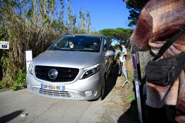 The hearse leaves "La Madrague" house, property of late French actress Brigitte Bardot in Saint-Tropez, southeastern France on December 28, 2025. French film legend Brigitte Bardot died at 91 AFP learnt from Bardot foundation on December 28, 2025. (Photo by Frederic DIDES / AFP)