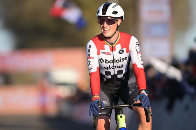 Dutch rider Lucinda Brand competes in the women's elite race of the cyclo-cross World Cup, stage 8 out of 12 of the UCI World Cup competition, in Dendermonde on December 28, 2025. (Photo by DAVID PINTENS / BELGA / AFP)