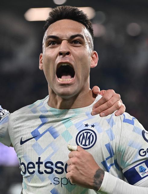 Inter Milan's Argentine forward #10 Lautaro Martinez celebrates after scoring a goal during the Italian Serie A football match between Atalanta and Inter Milan at the Bergamo stadium in Bergamo on December 28, 2025. (Photo by Isabella BONOTTO / AFP)