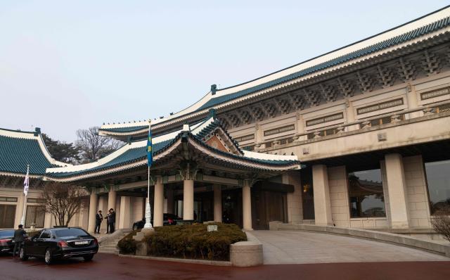 A view of the presidential office, the Blue House, known as Cheong Wa Dae in Korean, where South Korean President Lee Jae Myung will work and live in Seoul on December 29, 2025. Lee marked his first official day at Cheong Wa Dae on December 29, after 3 years and 7 months since the Yoon Seok-yeol government moved the presidential office to Yongsan in May 2022. (Photo by JEON HEON-KYUN / POOL / AFP)