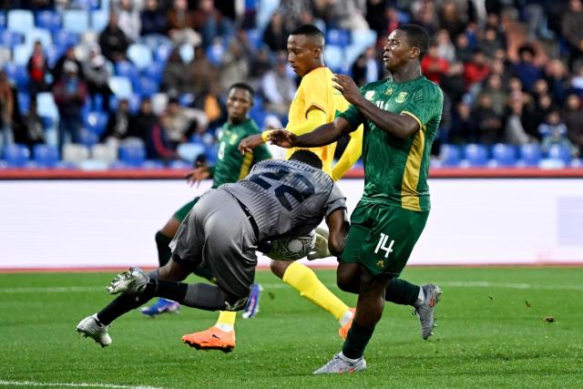 South Africa's goalkeeper #22 Ricardo Goss saves a shot during the Africa Cup of Nations (CAN) Group B football match between Zimbabwe and South Africa at Marrakesh Stadium in Marrakesh on December 29, 2025. (Photo by Khaled DESOUKI / AFP)