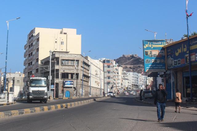 Cars drive through a street in Aden, where the internationally recognised government is based, on December 31, 2025. Saudi Arabia welcomes the UAE's troop withdrawal in Yemen but tensions will remain while Abu Dhabi backs separatists there, a source close to the Saudi government told AFP on December 31, 2025. The UAE-backed Southern Transitional Council's forces have swept through divided Yemen's government-run areas this month, seizing much of resource-rich Hadramawt bordering Saudi Arabia and neighbouring Mahra province. (Photo by Saleh Al-OBEIDI / AFP)