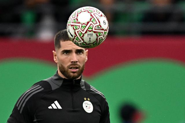 Algeria's goalkeeper #23 Luca Zidane warms up before  the Africa Cup of Nations (CAN) Group E football match between Equatorial Guinea and Algeria at Moulay Hassan Stadium in Rabat on December 31, 2025. (Photo by Gabriel BOUYS / AFP)