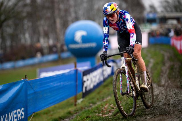 Canyon//SRAM - Zondacrypto British rider Zoe Backstedt competes in the women's elite race of the 'GP Sven Nys' cyclo-cross cycling event, stage 6 out of 8 of the X2O Badkamers 'Trofee Veldrijden' competition, in Baal on January 1, 2026. (Photo by DAVID PINTENS / Belga / AFP) / Belgium OUT