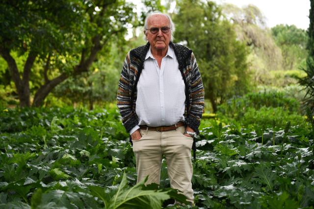 (FILES) French botanist Francis Halle, great advocate of tropical forests and plants, poses during a photo session in Montpellier, southern France, on April 10, 2017. French botanist Francis Halle, a staunch defender of primary tropical forests, has died at the age of 87, on December 31, 2025, the Francis Halle Association has announced on January 2, 2026. (Photo by PASCAL GUYOT / AFP)