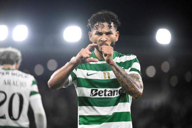 TOPSHOT - Sporting Lisbon's Colombian forward #97 Luis Suarez celebrates scoring his team's first goal during the Portuguese League football match between Gil Vicente FC and Sporting CP at Cidade de Barcelos stadium in Barcelos on January 2, 2026. (Photo by Miguel RIOPA / AFP)