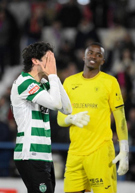 Sporting Lisbon's Portuguese forward #17 Francisco Trincao reacts after missing a goal opportunity during the Portuguese League football match between Gil Vicente FC and Sporting CP at Cidade de Barcelos stadium in Barcelos on January 2, 2026. (Photo by Miguel RIOPA / AFP)