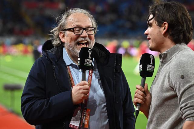 Mali's head coach Tom Saintfiet speaks with a journalist before the Africa Cup of Nations (CAN) round of 16 football match between Mali and Tunisia at Mohammed V Stadium in Casablanca on January 3, 2026. (Photo by Paul ELLIS / AFP)
