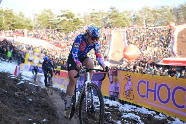 Britain's Zoe Backstedt  competes in the women's elite race during stage 9 (out of 12) of the UCI Cyclo-Cross World Cup in Zonhoven, on January 4, 2026. (Photo by DAVID PINTENS / Belga / AFP) / Belgium OUT