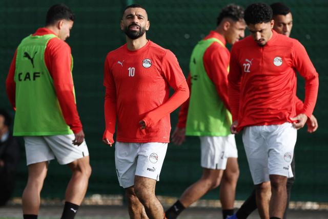 Egypt's forward #10 Mohamed Salah (2L) takes part in a training session at the Agadir Grand Stadium on January 4, 2026, on the eve of the Africa Cup of Nations (CAN) round of 16 football match between Egypt and Benin. (Photo by FRANCK FIFE / AFP)