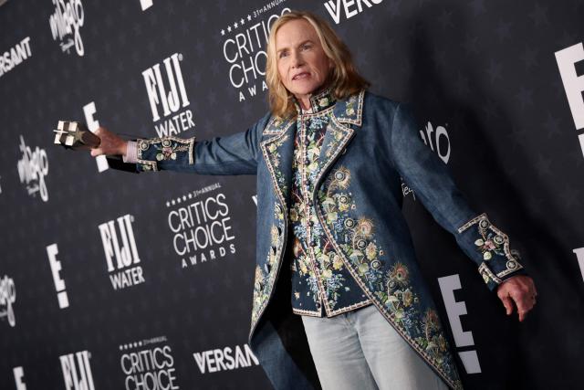 US actress Amy Madigan poses in the press room with her Best Supporting Actress award for "Weapons" during the 31st Annual Critics Choice Awards at Barker Hangar in Santa Monica, California, on January 4, 2026. (Photo by Michael Tran / AFP)