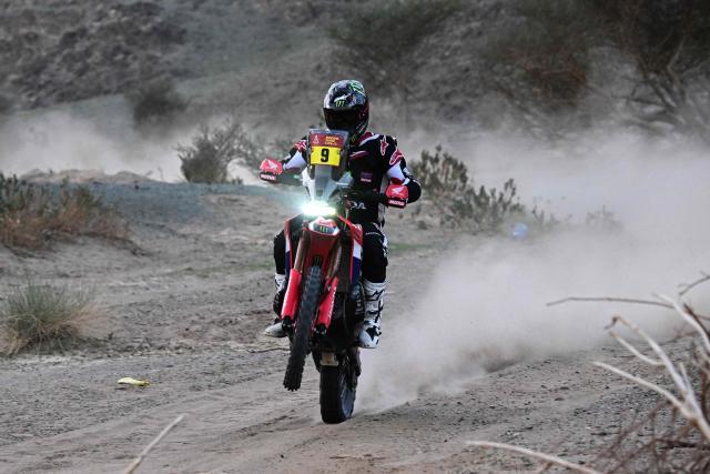Honda CRF 450's US rider Ricky Brabec competes in Stage 2 of the 48th edition of the Dakar Rally, between Yanbu and Al Ula in Saudi Arabia, on January 5, 2026. (Photo by Giuseppe CACACE / AFP)