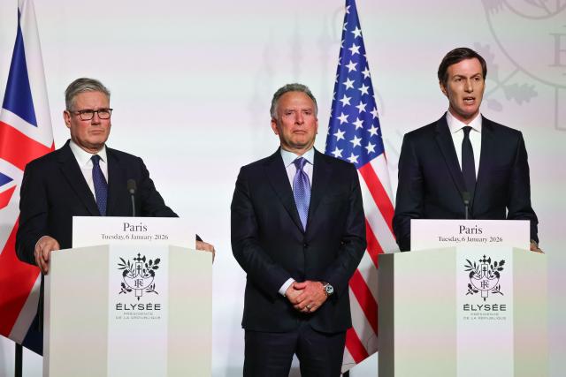 (From L) Britain's Prime Minister Keir Starmer, US Special Envoy Steve Witkoff and US businessman Jared Kushner deliver a press conference upon the signing of the declaration on deploying post-ceasefire force in Ukraine during the Coalition of the Willing summit on security guarantees for Ukraine, at the Elysee Palace in Paris on January 6, 2026. The summit of the group of Ukraine supporters dubbed the "Coalition of the Willing" is the latest of several meetings planned for the new year as diplomatic efforts to end Europe's deadliest conflict since World War II have gained pace in recent weeks. (Photo by Ludovic MARIN / POOL / AFP)