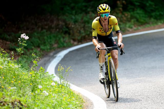 (FILES) Team Visma-Lease a Bike's British rider Simon Yates rides on the ascent of the Colle Delle Finestre during the 20th stage of the 108th Giro d'Italia cycling race 205kms from Verres to Sestriere on May 31, 2025. Two-time Grand Tour winner Simon Yates announced on January 7, 2026 that he was retiring from professional cycling, just seven months after winning the Giro d'Italia. The news comes after Yates enjoyed probably the best season of his career, following up his stunning Giro success with a stage victory at July's Tour de France. (Photo by Luca Bettini / AFP)