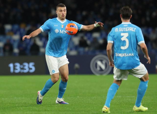 Napoli's Italian defender #04 Alessandro Buongiorno controls the ball during the Italian Serie A football match between Napoli and Hellas Verona at the Diego Armando Maradona stadium in Naples on January 7, 2026. (Photo by Carlo Hermann / AFP)