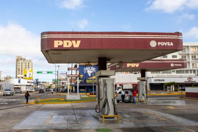 This view shows a gas station in Maracaibo, Venezuela on January 7, 2026. US Energy Secretary Chris Wright said in January 7, Washington will control sales of Venezuelan oil "indefinitely," a day after President Donald Trump announced Venezuela's interim leaders had agreed to US-managed marketing of 30-50 million barrels of crude. (Photo by Margioni BERMÚDEZ / AFP)