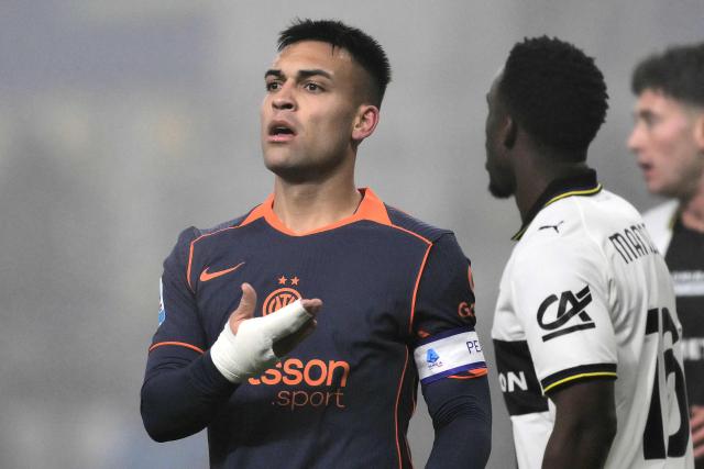 Inter Milan's Argentinian forward #10 Lautaro Martinez reacts during the Italian Serie A football match between Parma and Inter Milan at the Ennio Tardini stadium in Parma on January 7, 2026. (Photo by Marco BERTORELLO / AFP)