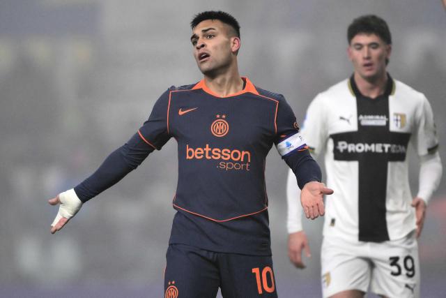 Inter Milan's Argentinian forward #10 Lautaro Martinez reacts during the Italian Serie A football match between Parma and Inter Milan at the Ennio Tardini stadium in Parma on January 7, 2026. (Photo by Marco BERTORELLO / AFP)