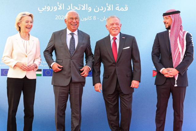 Jordan's King Abdullah II (3rd L) and his son Crown Prince Hussein (R) pose for a photograph along side European Council President Antonio Costa (2nd L) and European Commission President Ursula von der Leyen (L) during the Jordanian-European summit at the Royal Court in the Al-Husseiniya Palace, in Amman on January 8, 2026. The summit is to discuss political and economic cooperation between Jordan and the EU, and the latest regional and international developments. (Photo by Khalil MAZRAAWI / AFP)