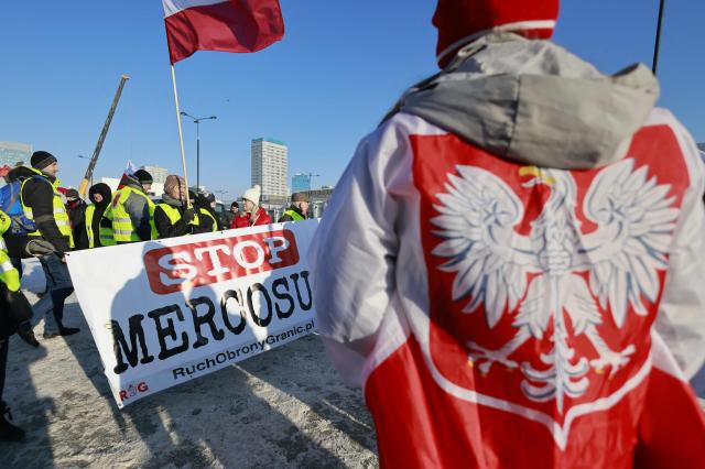 Polish farmers protest against the EU-Mercosur agreement in Warsaw, Poland on January 9, 2026. (Photo by Wojtek RADWANSKI / AFP)