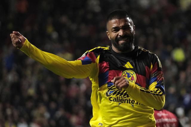 America's Uruguayan forward #27 Rodrigo Aguirre reacts after a disallowed goal during the Liga MX Clausura tournament football match between Tijuana and America at Caliente Stadium in Tijuana, Baja California, Mexico on January 9, 2026. (Photo by Guillermo Arias / AFP)