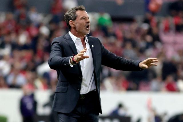 Atlas' Argentine head coach Diego Cocca gestures during the Liga MX Clausura football match between Atlas and Puebla at Jalisco Stadium in Guadalajara, Jalisco state, Mexico on January 9, 2026. (Photo by Ulises Ruiz / AFP)