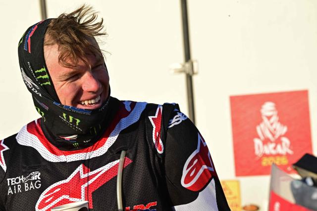Australian rider Daniel Sanders watches before the start of the Stage 6 of the 48th edition of the Dakar Rally 2026, between Hail and Riyadh, Saudi Arabia, on January 9, 2026. (Photo by Giuseppe CACACE / AFP)