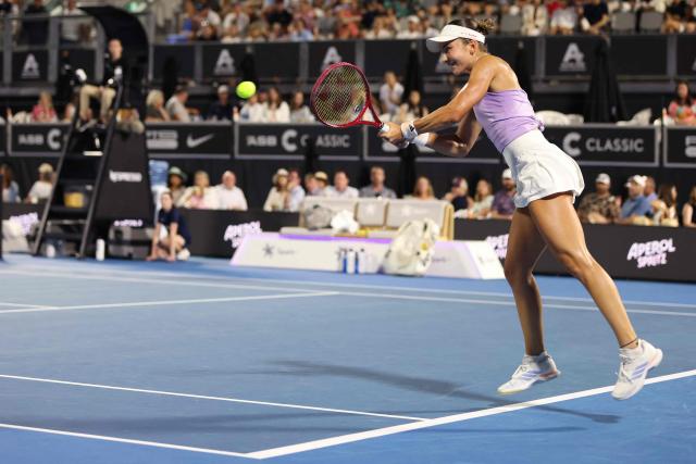 Iva Jovic of the US hits a return against Elina Svitolina of Ukraine during their women's singles semi-final match at the WTA Auckland Classic tennis tournament in Auckland on January 10, 2026. (Photo by Michael Bradley / AFP)