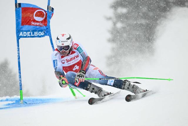 Norway's Henrik Kristoffersen competes in the first run of the Men's Giant Slalom, part of the FIS Alpine Ski World Cup 2025-2026 in Adelboden, soutwestern Switzerland on January 10, 2026. (Photo by Fabrice COFFRINI / AFP)