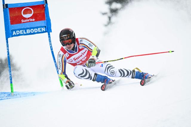 Germany's Jonas Stockinger competes in the first run of the Men's Giant Slalom, part of the FIS Alpine Ski World Cup 2025-2026 in Adelboden, soutwestern Switzerland on January 10, 2026. (Photo by Fabrice COFFRINI / AFP)