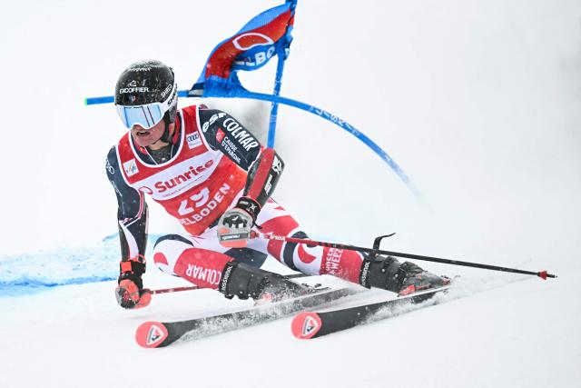 France's Alban Elezi Cannaferina competes in the first run of the Men's Giant Slalom, part of the FIS Alpine Ski World Cup 2025-2026 in Adelboden, soutwestern Switzerland on January 10, 2026. (Photo by Fabrice COFFRINI / AFP)
