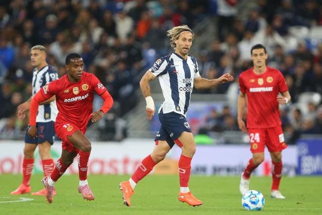 Monterrey's Spanish midfielder #10 Sergio Canales controls the ball during the Liga MX Clausura football match between Monterrey and Toluca at BBVA Stadium in Monterrey, Nuevo Leon state, Mexico on January 10, 2026. (Photo by Julio Cesar AGUILAR / AFP)