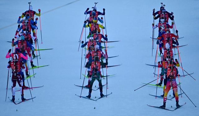 Athletes take the start to the men's 4x7,5km relay competition of the IBU Biathlon World Cup in Oberhof, eastern Germany on January 11, 2026. (Photo by Tobias SCHWARZ / AFP)