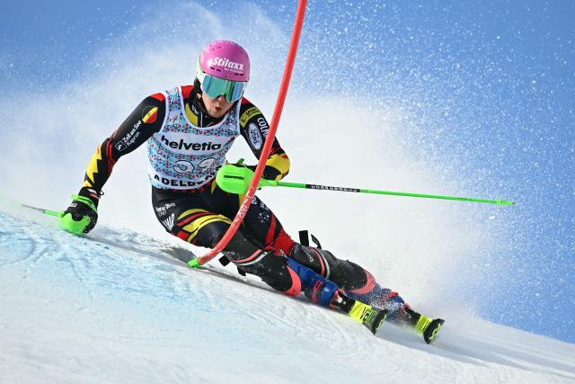 Belgium’s Sam Maes competes in the first run of the Men's Slalom, part of the FIS Alpine Ski World Cup 2025-2026 in Adelboden, soutwestern Switzerland on January 11, 2026. (Photo by Fabrice COFFRINI / AFP)