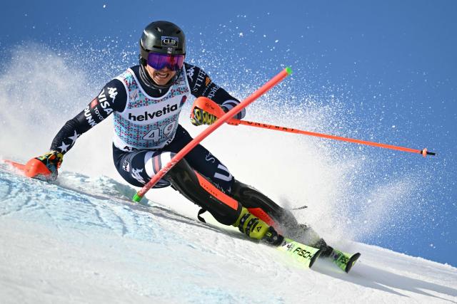 United States’ Luke Winters competes in the first run of the Men's Slalom, part of the FIS Alpine Ski World Cup 2025-2026 in Adelboden, soutwestern Switzerland on January 11, 2026. (Photo by Fabrice COFFRINI / AFP)