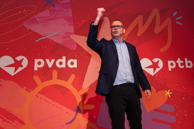 Belgium's President of PVDA - PTB Raoul Hedebouw delivers a speech at the new year's reception of Belgian far-left party PVDA - PTB, in Brussels, on January 11, 2026. (Photo by EMILE WINDAL / Belga / AFP) / Belgium OUT