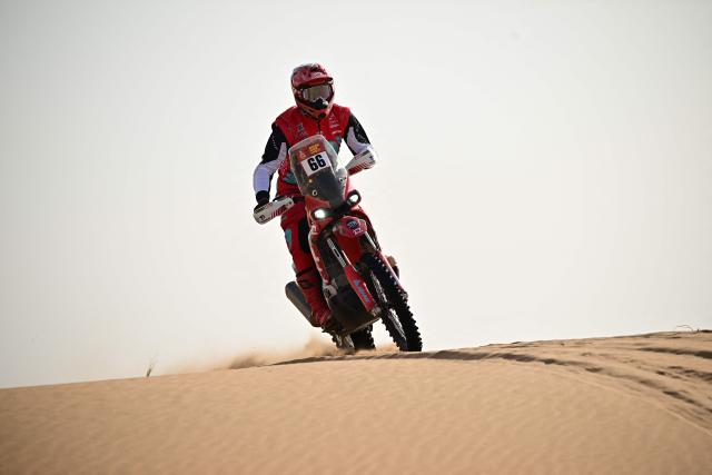 French rider Neels Theric competes with a Kove 450 Rally in the Stage 7 of the 48th edition of the Dakar Rally 2026, between Riyadh and Wadi ad-Dawasir, Saudi Arabia, on January 11, 2026. (Photo by Giuseppe CACACE / AFP)