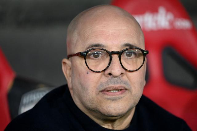 Nancy' French-Uruguayan head coach Pablo Correa looks on ahead of the French Cup round of 32 football match between Le Mans and AS Nancy Lorraine at the Marie-Marvingt stadium in Le Mans, western France on January 11, 2026. (Photo by JEAN-FRANCOIS MONIER / AFP)