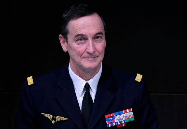 General Chief of Staff of the French Armed Forces Fabien Mandon takes part in a press conference to launch the national recruitment campaign for a new national military service in Paris on January 12, 2026. The French government and army chiefs launch a campaign to recruit several thousand young people for a new ten-month paid "national service" programme, an initiative announced in November by the president to "meet the needs of the armed forces" in the face of increased risks of conflict. (Photo by Thomas SAMSON / AFP)