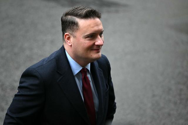 Britain's Health Secretary Wes Streeting leaves after attending a cabinet meeting at 10 Downing Street in central London on January 13, 2026. (Photo by JUSTIN TALLIS / AFP)