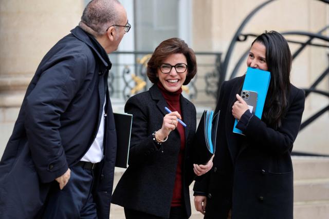 (L-R) France's Interior Minister Laurent Nunez, France's Culture Minister Rachida Dati and France's Overseas Minister Naima Moutchou leave after attending the weekly cabinet meeting at The Elysee Presidential Palace, in Paris, on January 14, 2026. (Photo by Ludovic MARIN / AFP)