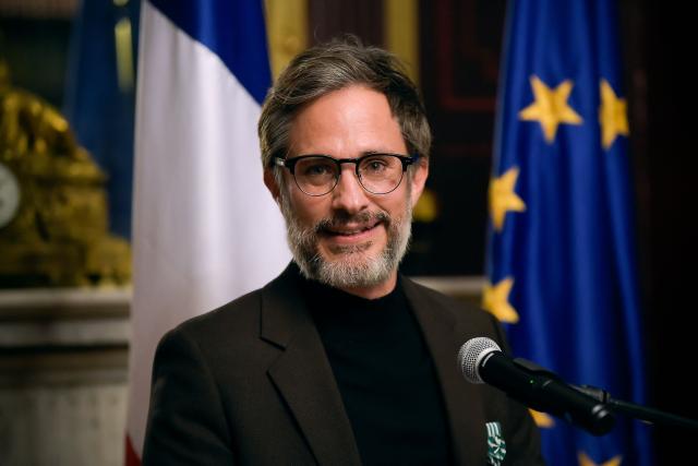 Mexican actor Gael Garcia Bernal delivers a speech during the award ceremony in which he received the medal of the Order of Arts and Letters by the French Ministry of Culture in Mexico City on January 13, 2026. (Photo by Rodrigo Oropeza / AFP)